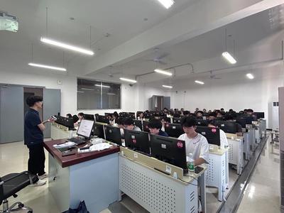 深耕技術沃土，共繪智創藍圖——信息工程學院開展公開教學教研觀察活動